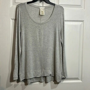 Matty M Long Sleeve Knit Top - Size Medium- Grey